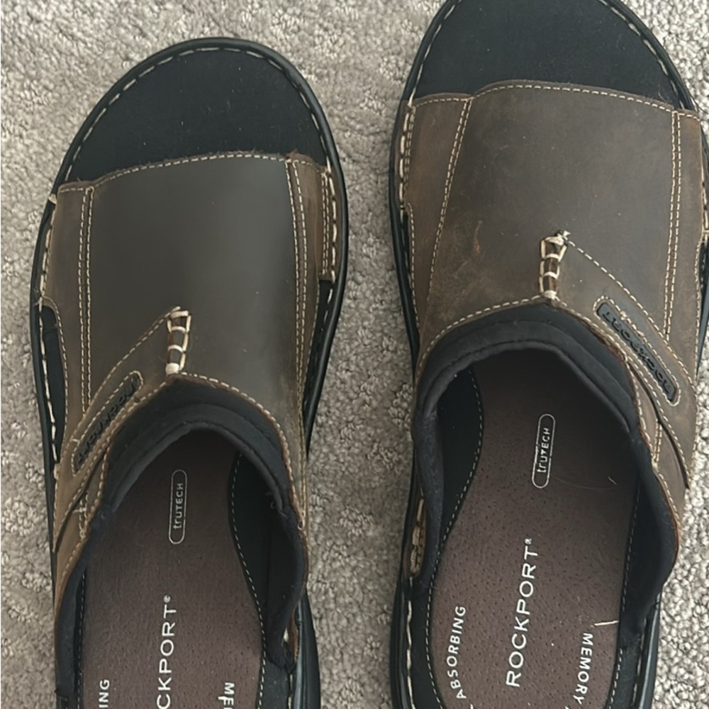 Rockport men’s casual slip-on shoes - in chocolate - Size 9 Wide excellent